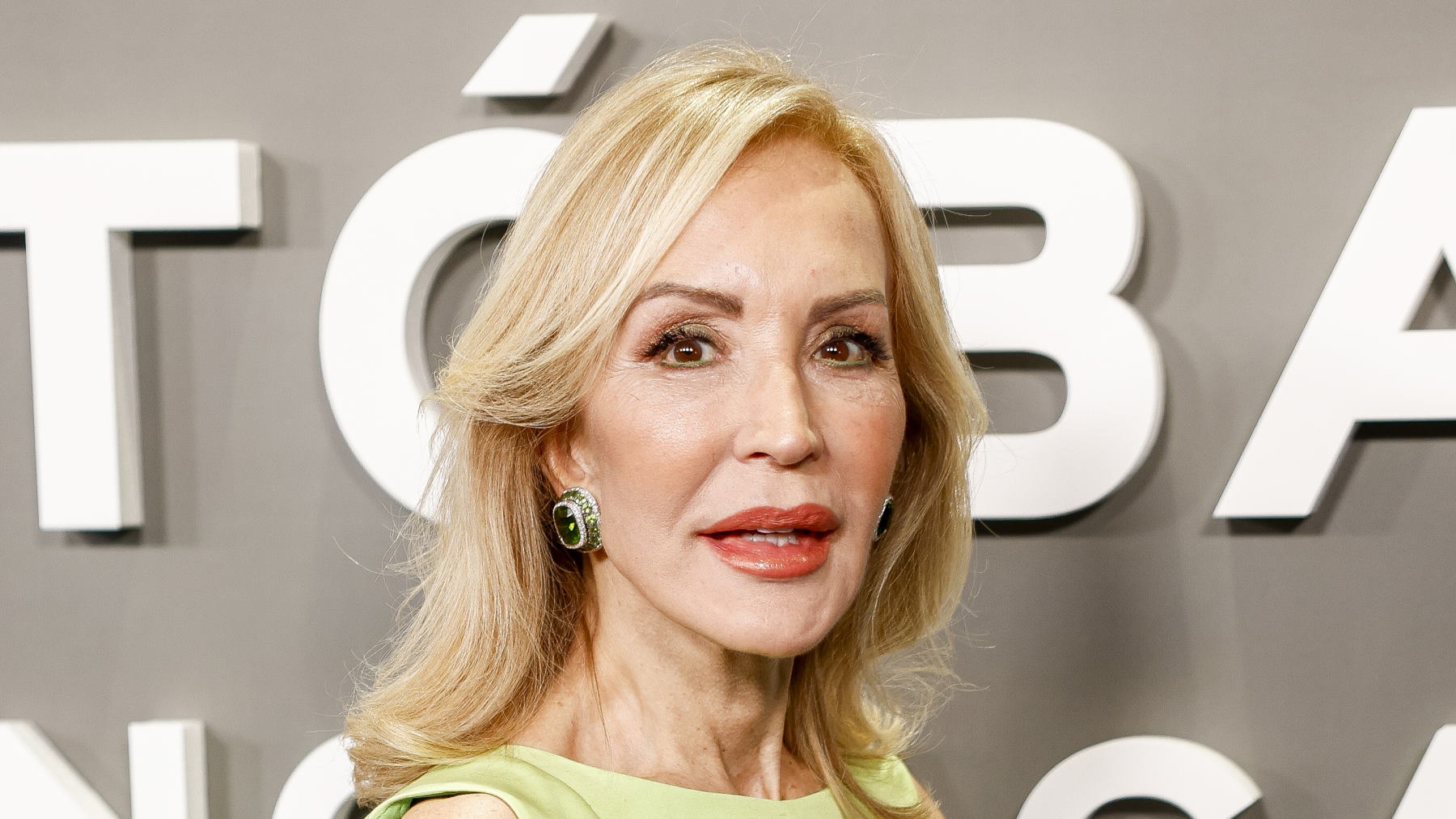Carmen Lomana
