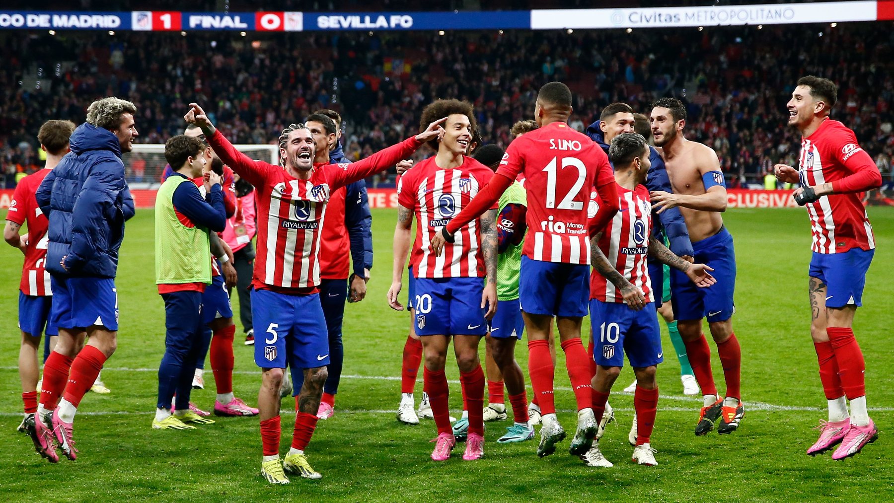 El Atlético, celebrando la clasificación