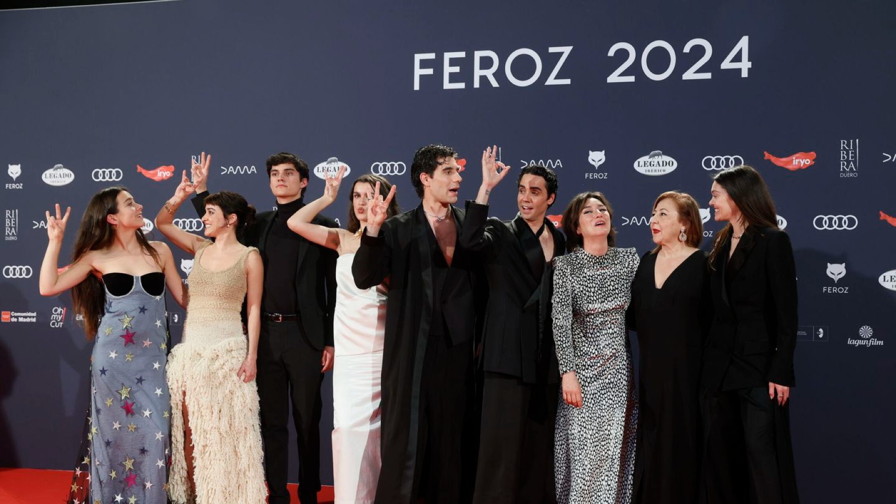 El equipo de ‘La Mesías’ recoge el premio Feroz 2024 a la mejor serie dramática.