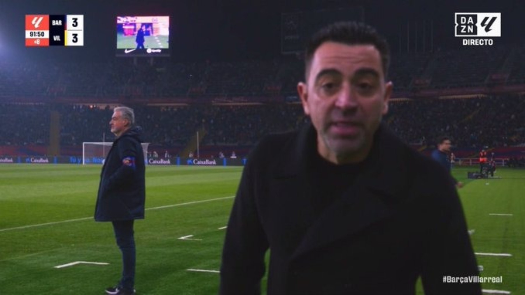 Xavi se queja ante la cámara.