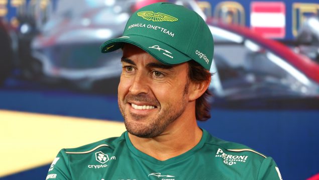 Camiseta Fernando Alonso en Aston Martin: dónde comprar online