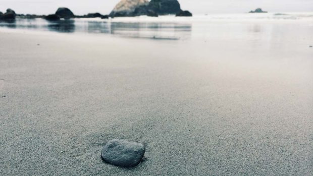 Piedra en la playa