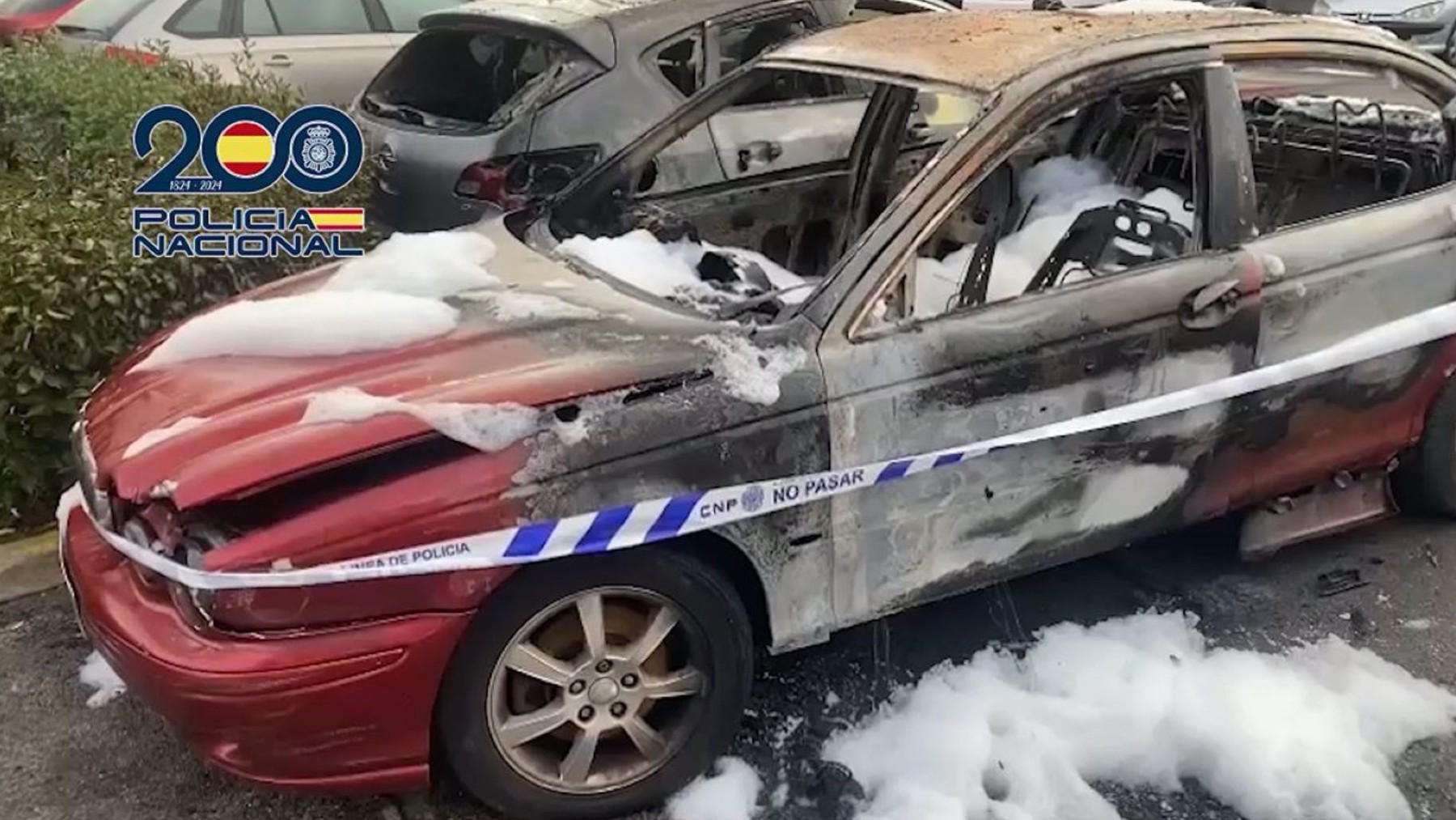 El vehículo incendiado por su propio dueño en Móstoles (Madrid).