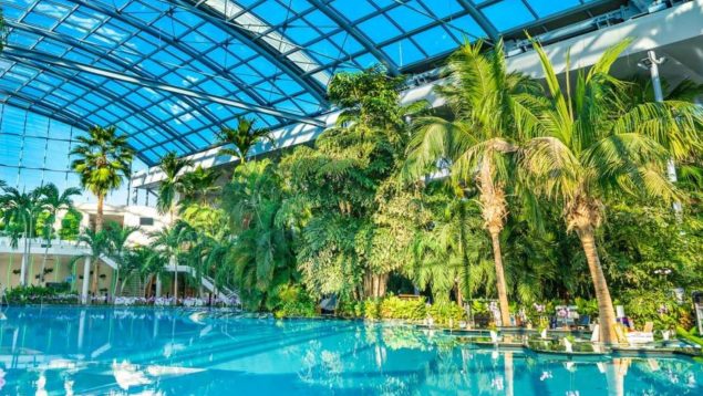 Así es el balneario más grande de Europa: 10 piscinas, parque de atracciones... y en un país barato