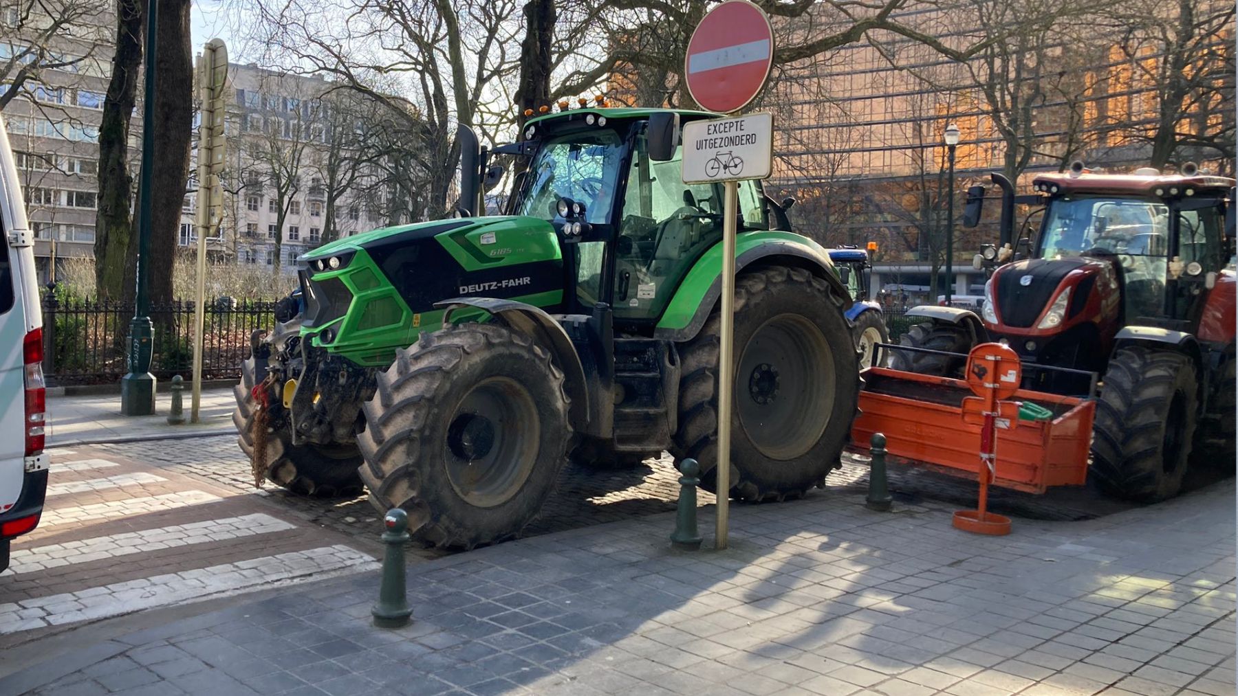 Los tractores paralizando Bruselas este jueves (Fuente: X).