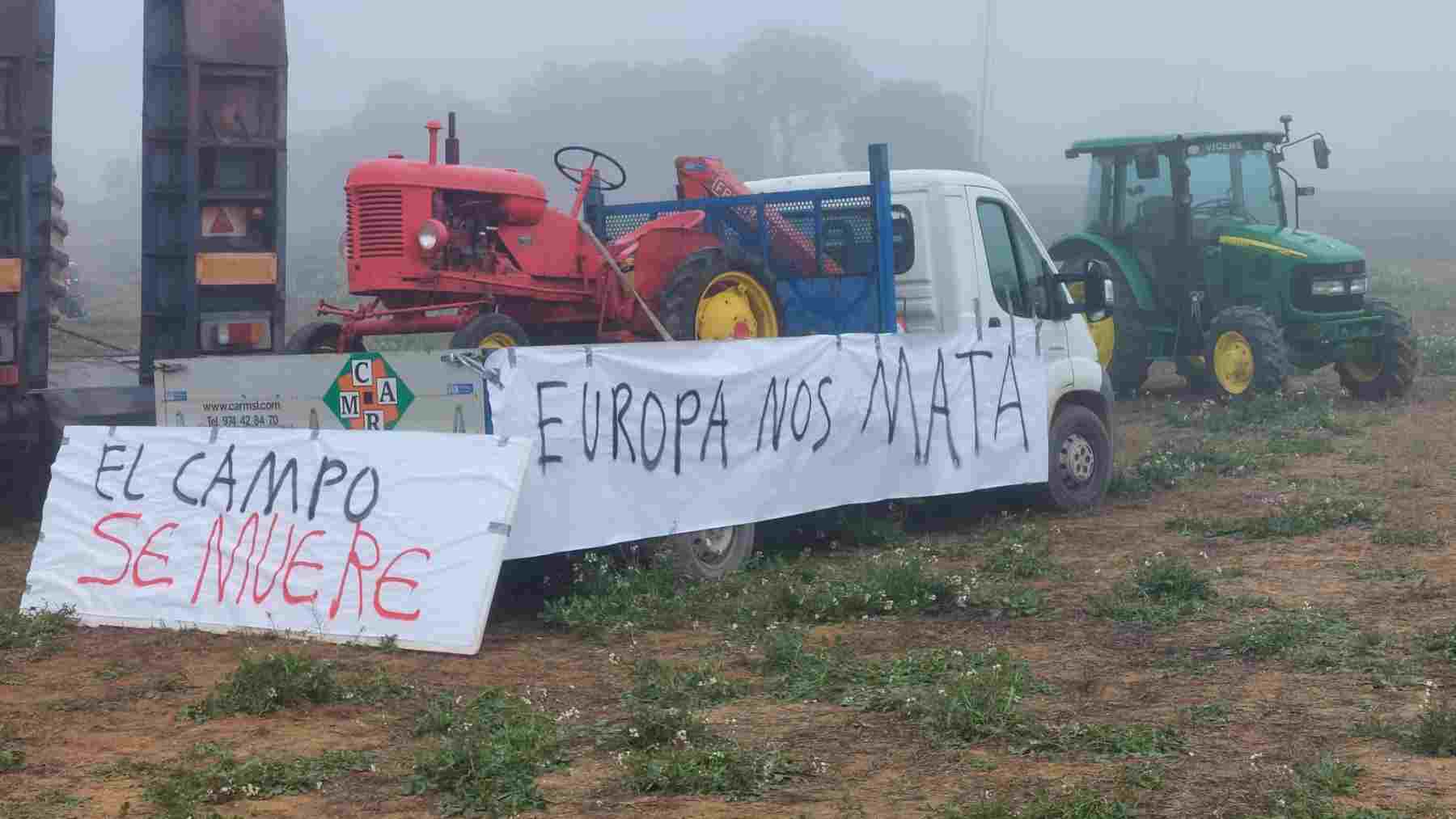 Tractorada del agricultores y ganaderos  movilizados en Binéfar (Huesca).