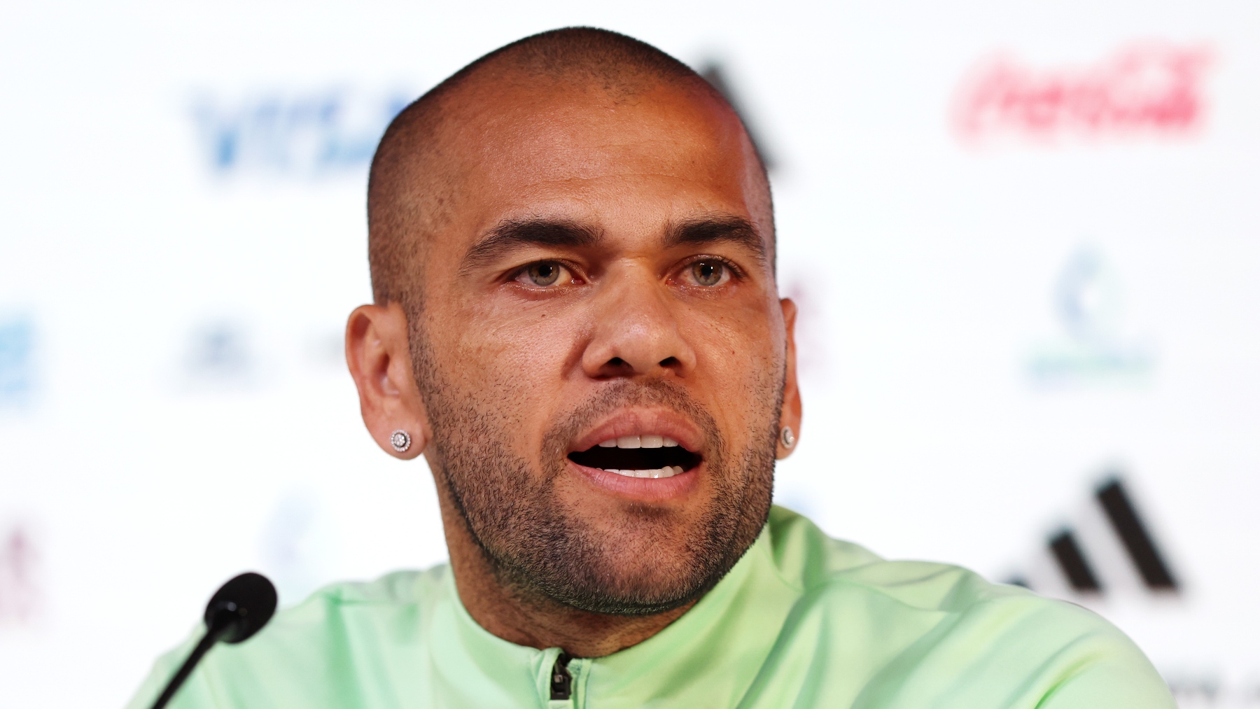 Dani Alves, en una rueda de prensa. (Getty)