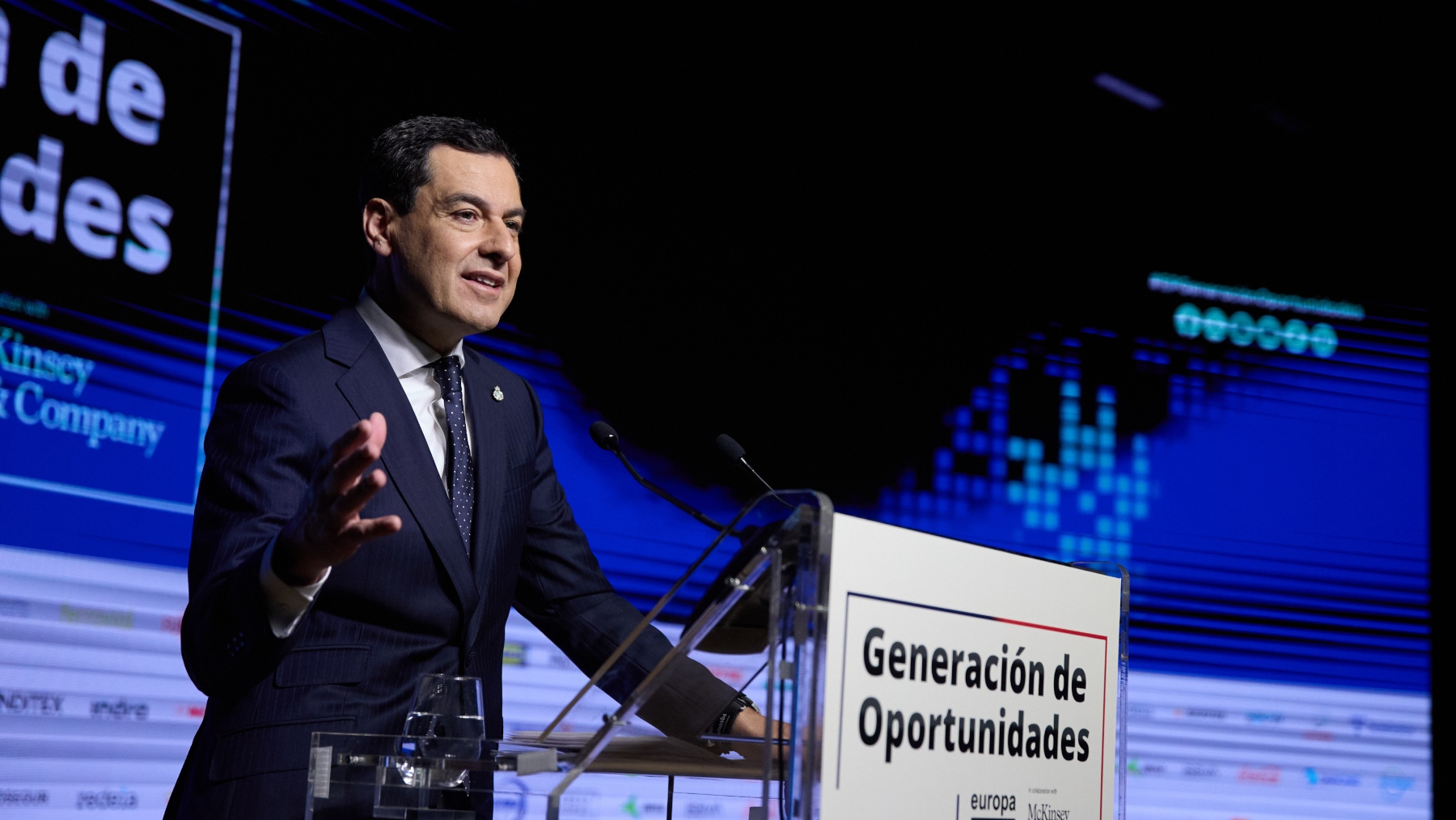 El presidente de la Junta, Juanma Moreno, en el foro ‘Generación de Oportunidades’ (EUROPA PRESS).
