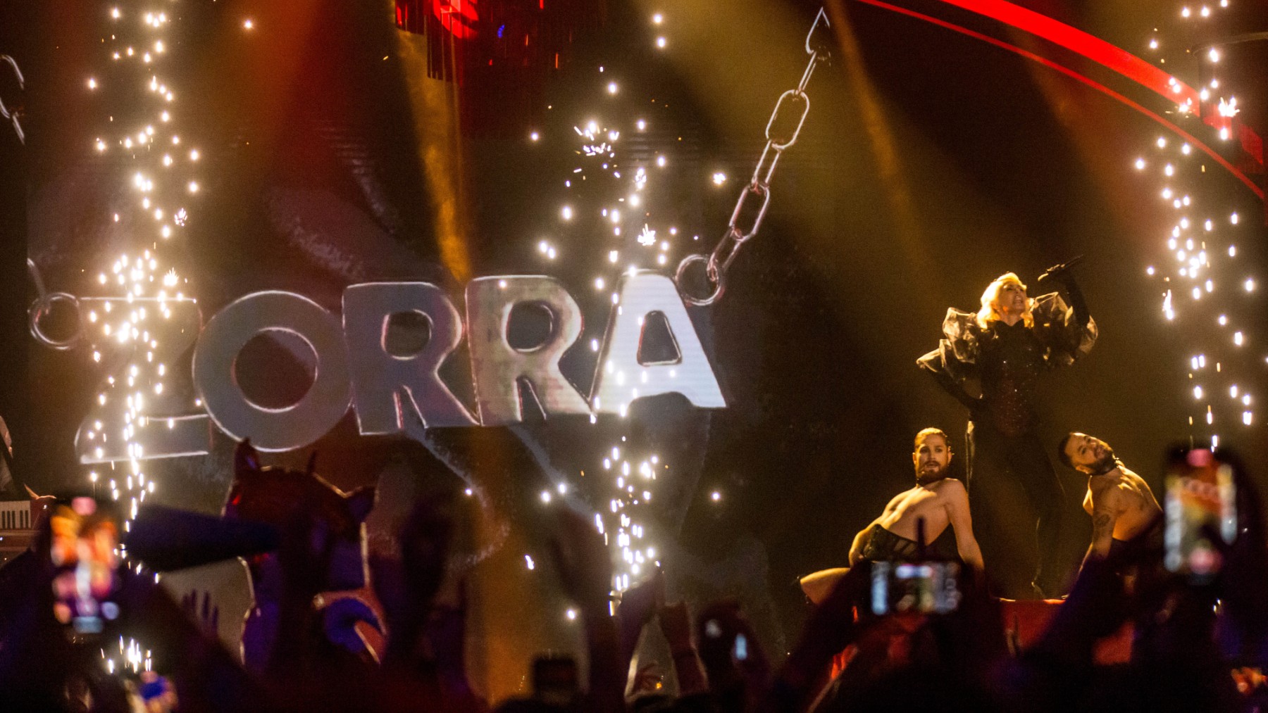 Nebulossa durante su actuación de ‘Zorra’ en Eurovisión.