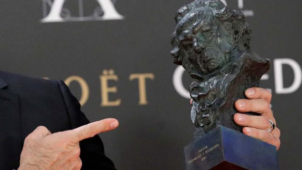 La estatuilla de los premios Goya es un plagio y de mala calidad – HERALDO  SANITARIO y POLÍTICO – SATÍRICO DE OREGÓN
