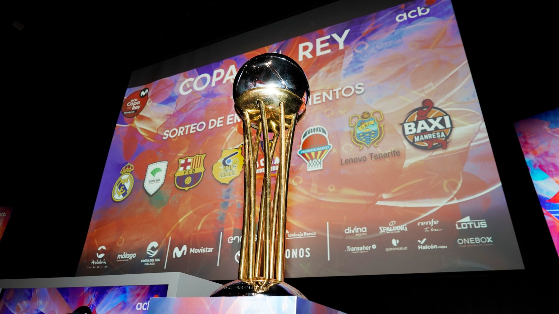 El trofeo de la Copa del Rey de Baloncesto, en su presentación. (Europa Press)