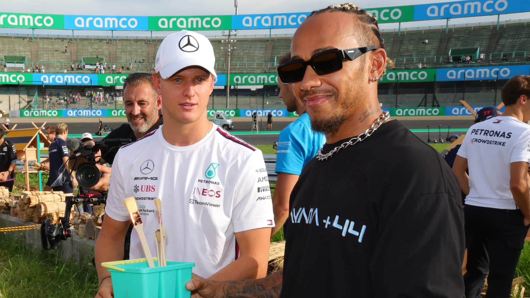 Mick Schumacher y Lewis Hamilton. (Europa Press)