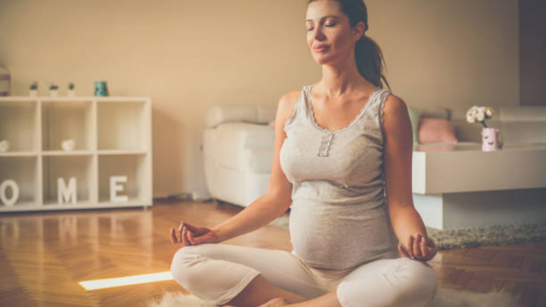 Cómo practicar meditación plena en el comienzo del embarazo