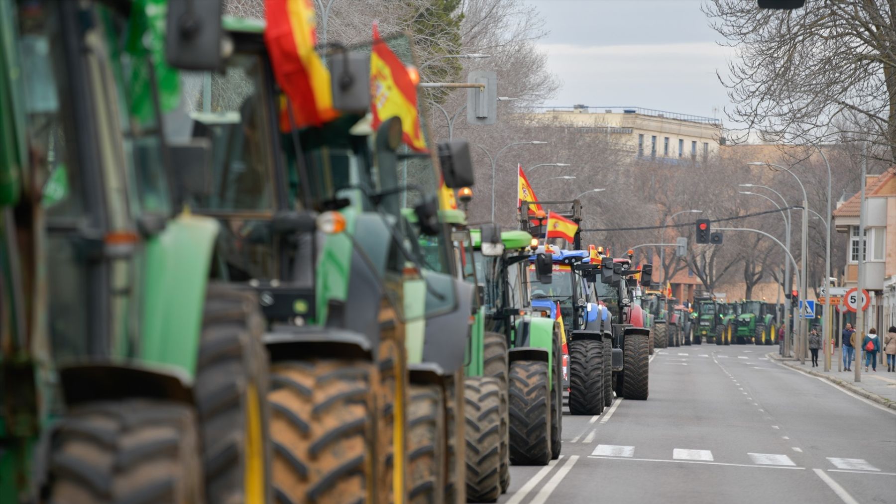 Varios tractores durante las protestas del campo. Foto: EP