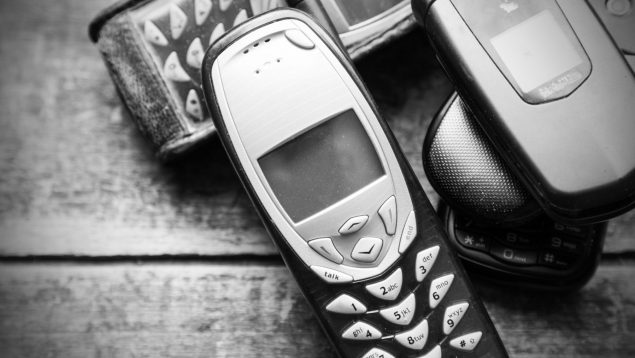 Si tienes uno de estos teléfonos antiguos en casa te puedes llevar hasta  4.000 euros