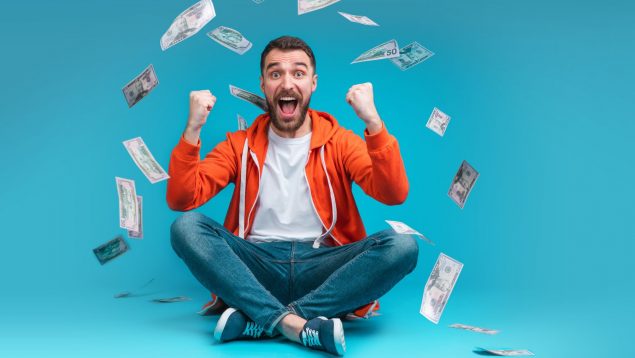 Estas tirando el dinero: esta es la razón por la que no deberías de seguir jugando a la lotería