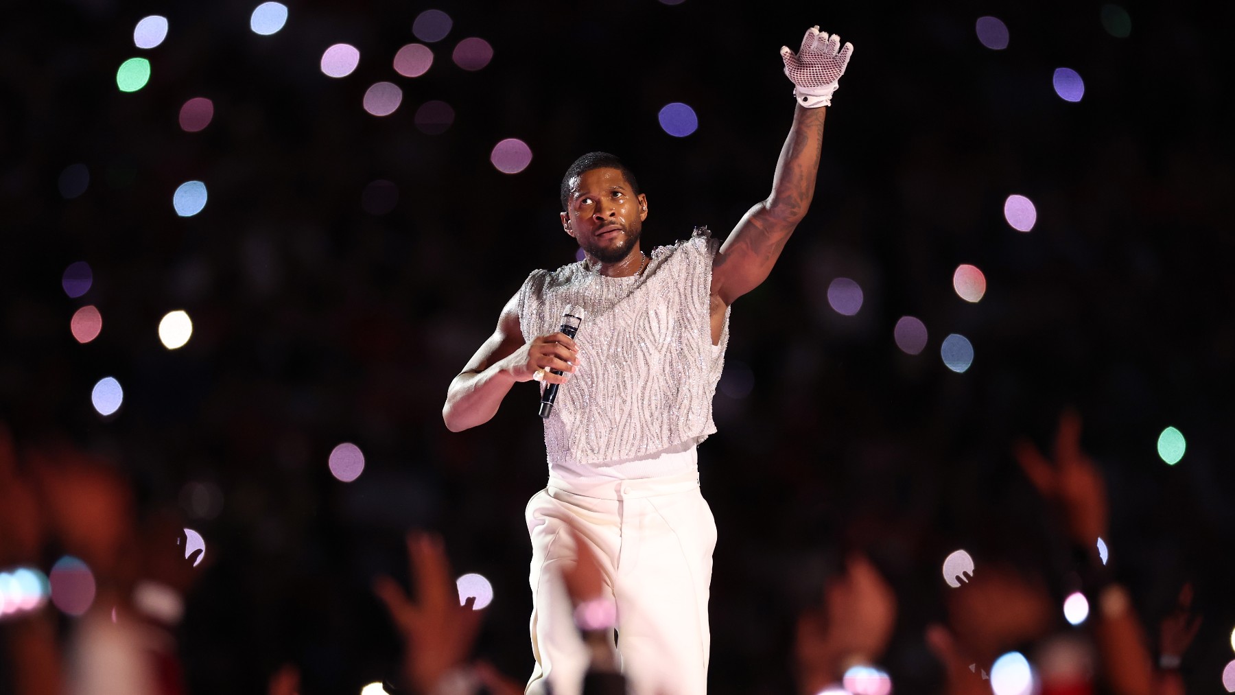 Usher, en el espectáculo de la Super Bowl. (Getty)