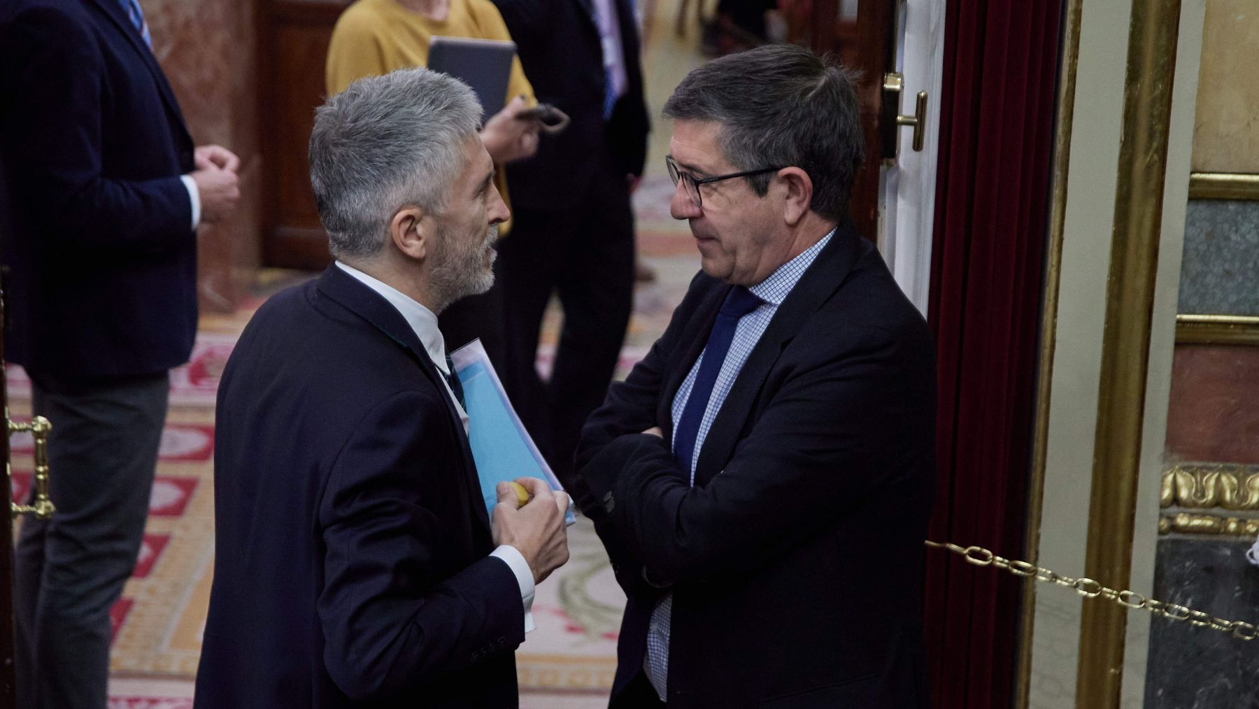El portavoz del PSOE, Patxi López, y el ministro del Interior, Fernando Grande-Marlaska.