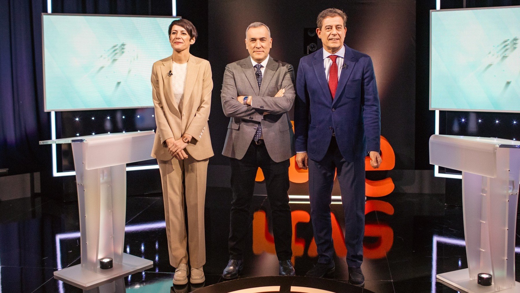 Xabier Fortes junto a Ana Pontón y José Ramón Gómez Besteiro.