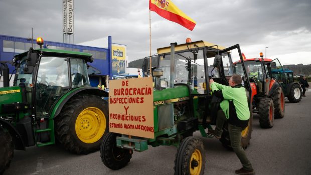 Planas, agricultores, expropiaciones, tractores, manifestación, Madrid