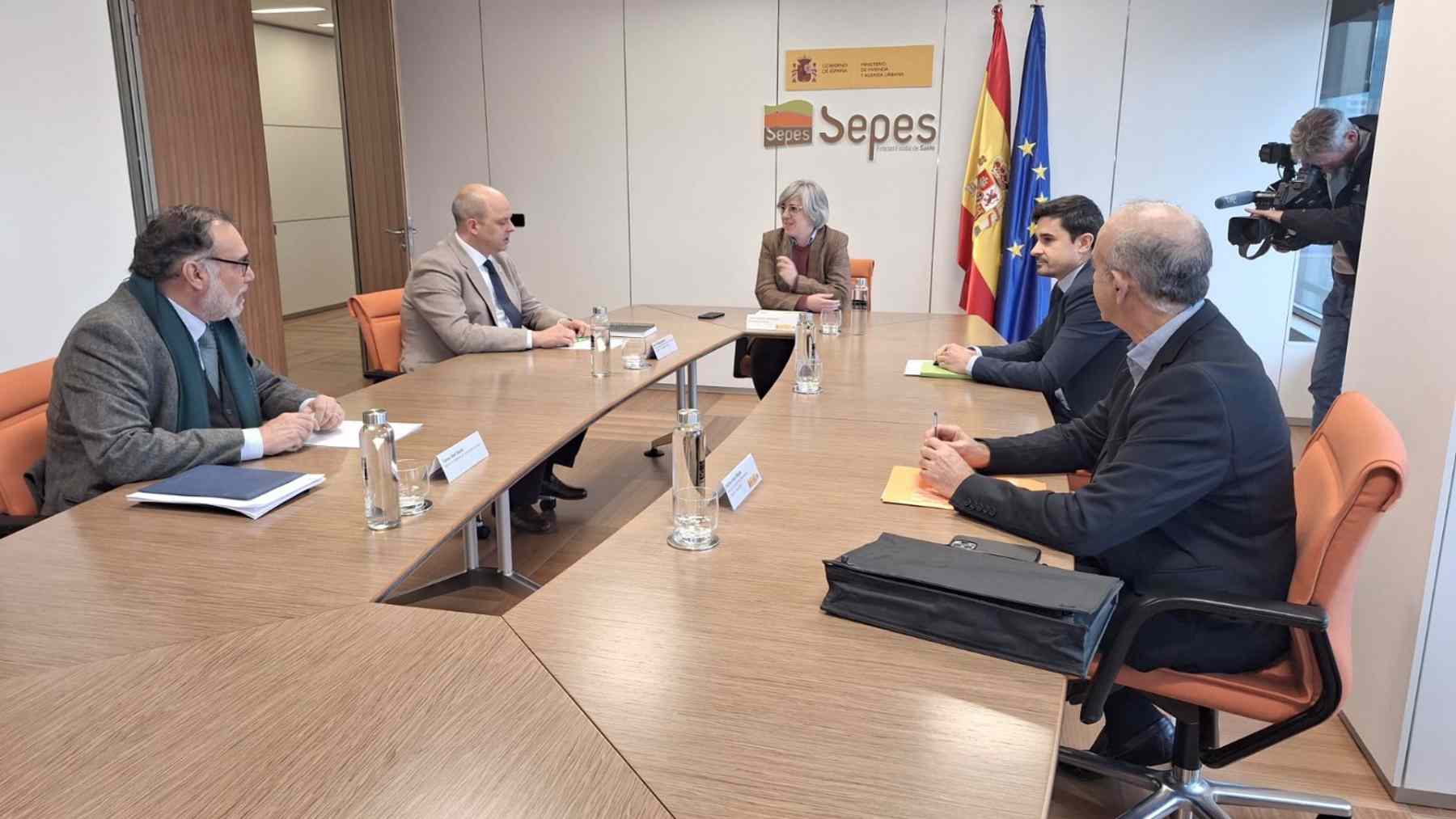 Reunión entre representantes del Ayuntamiento de Palma y de SEPES.