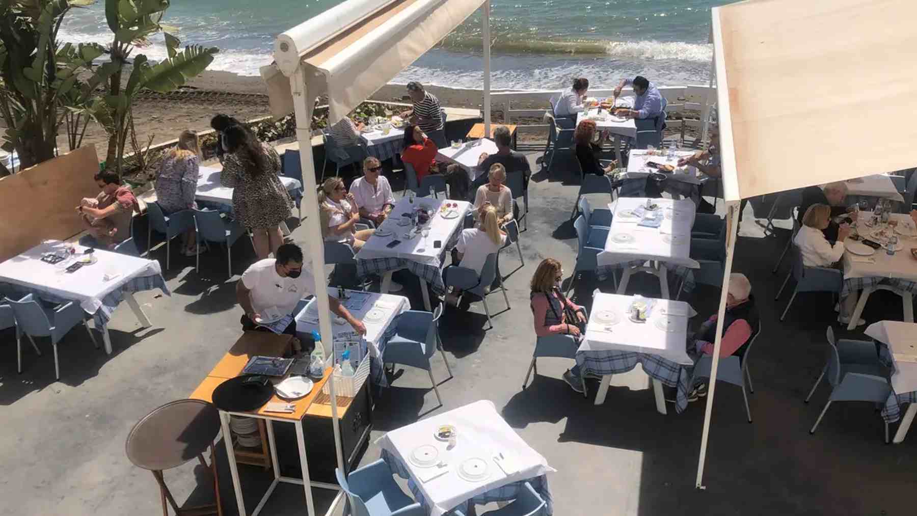 Imagen de un restaurante de playa de Baleares.