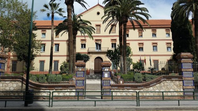 La Policía investiga a un sacerdote por «conductas inapropiadas» con dos niñas en un colegio de Málaga