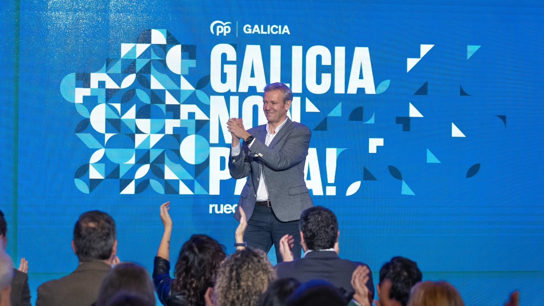 El presidente de la Xunta, Alfonso Rueda, celebra el triunfo electoral (PP).
