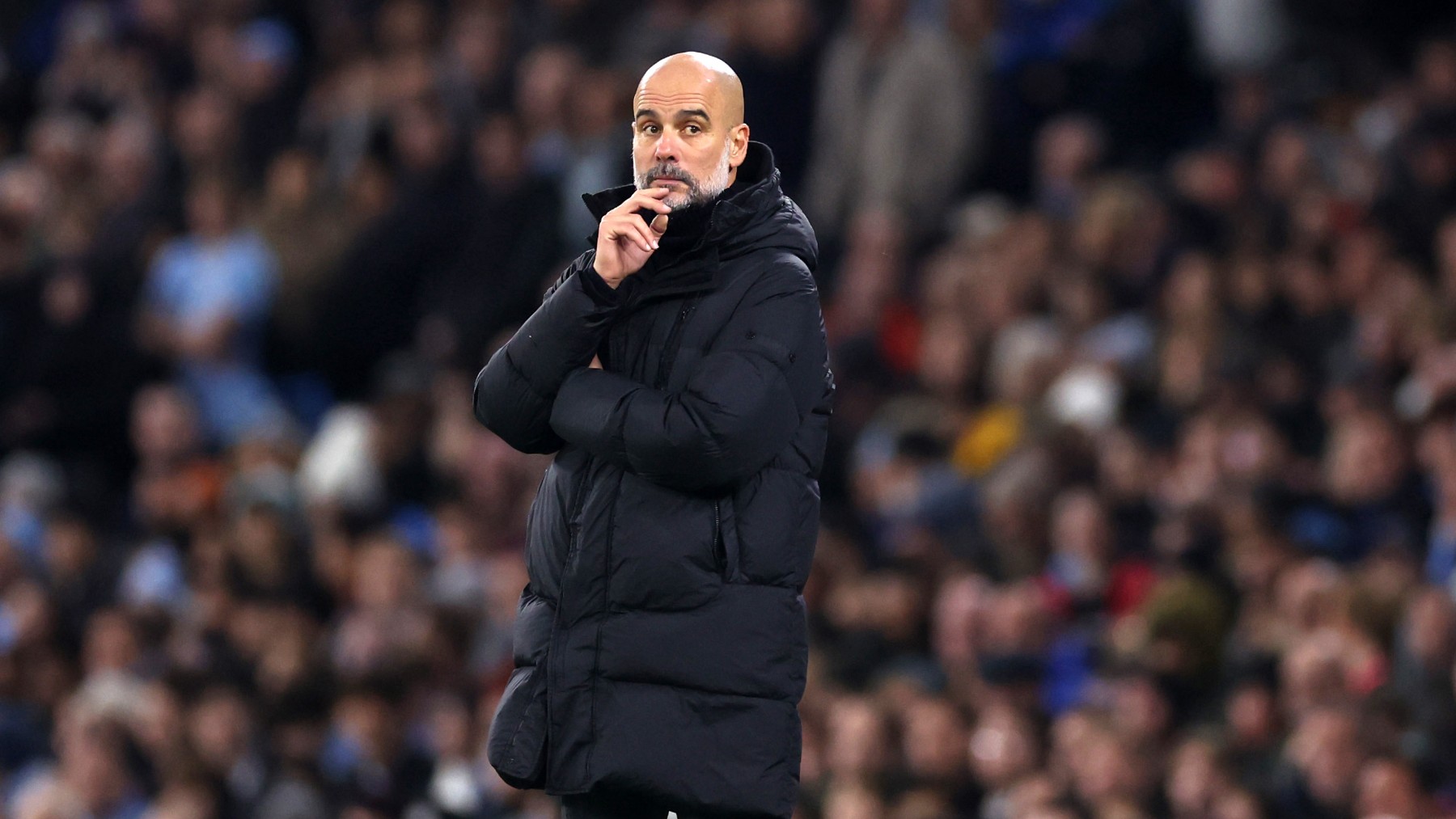 Guardiola durante un partido de la Premier League (Getty)