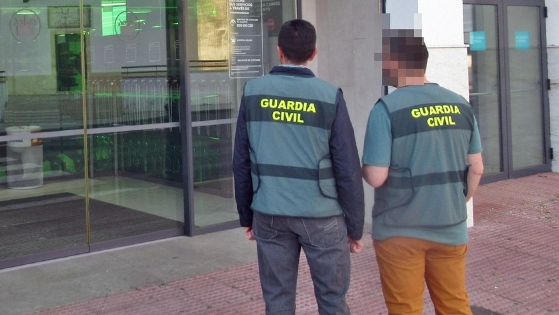 Guardias civiles en Don Benito, Badajoz.