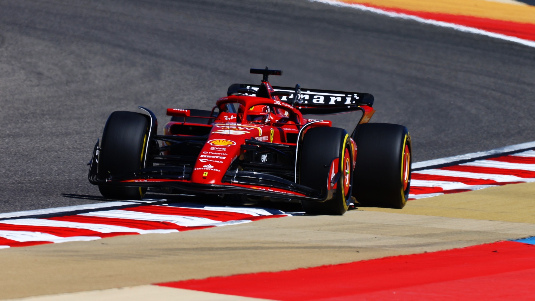 Ferrari rodando en el test de Bahréin. (Getty)