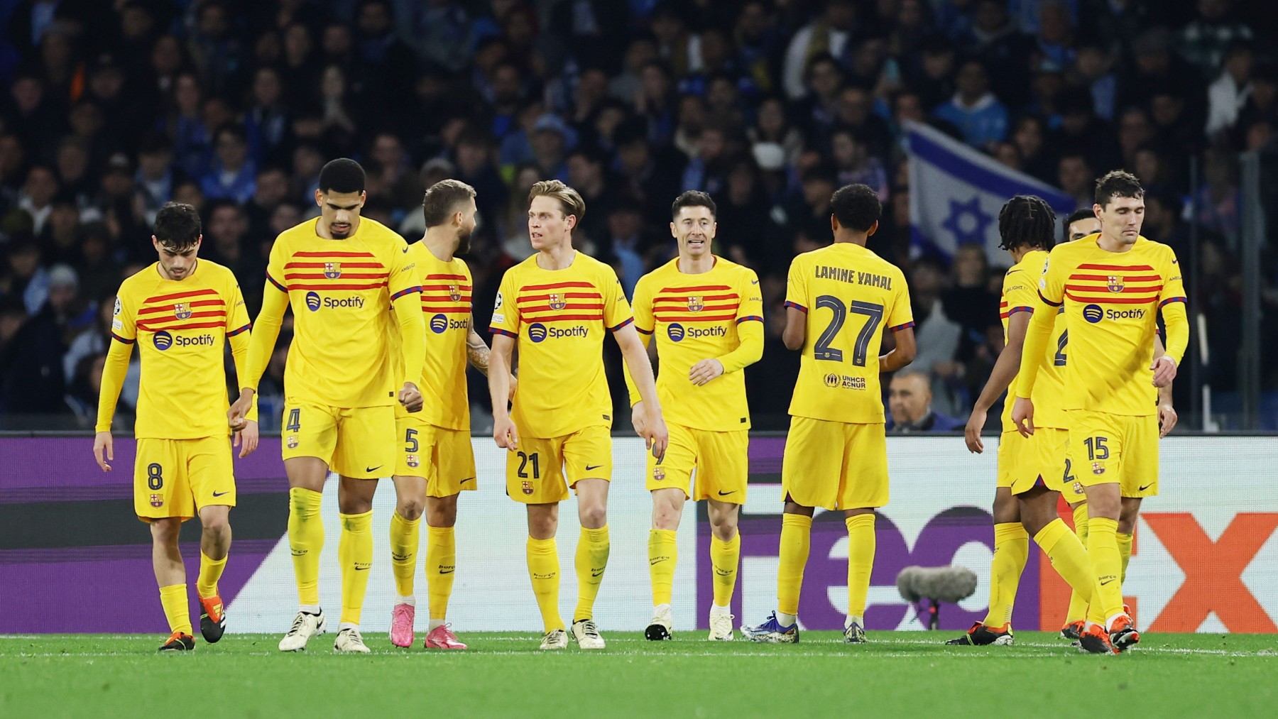 Los jugadores del Barcelona en el partido ante el Nápoles. (Europa Press)