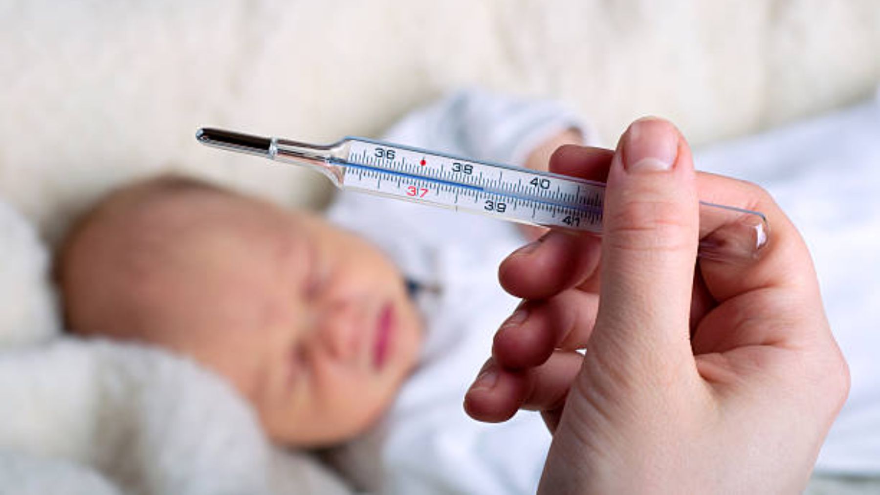 Fiebre en un bebé de 0 a 3 meses: Cómo medir y cómo tratar