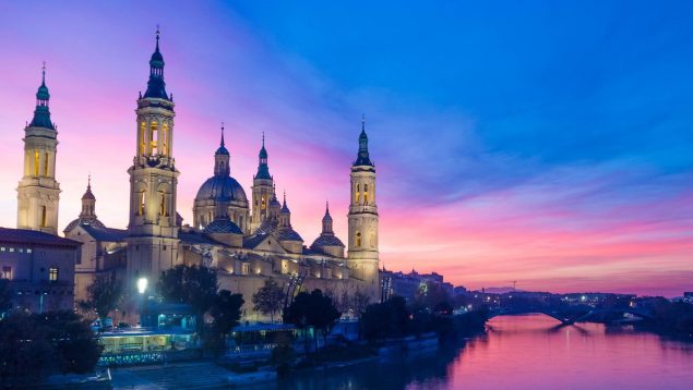La plaza peatonal más grande de Europa tiene dos catedrales y está en España
