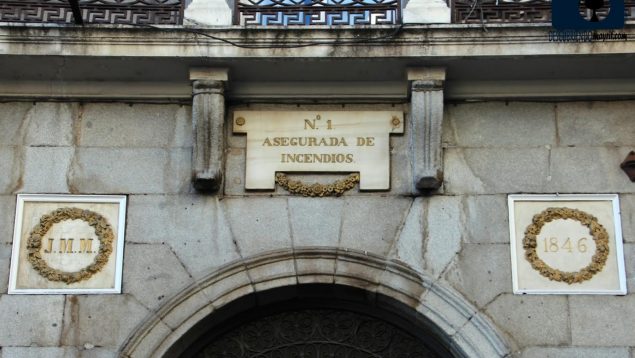 Desvelado unos de los misterios de Madrid: este es el origen de los carteles de Asegurada de incendios