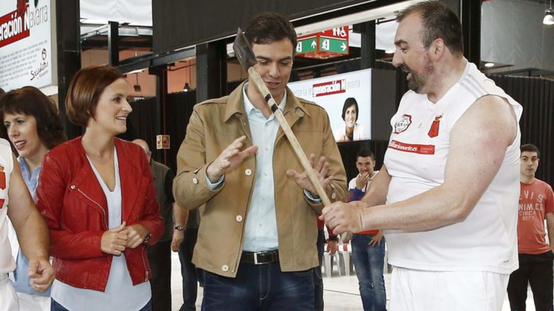 Pedro Sánchez con Koldo García.