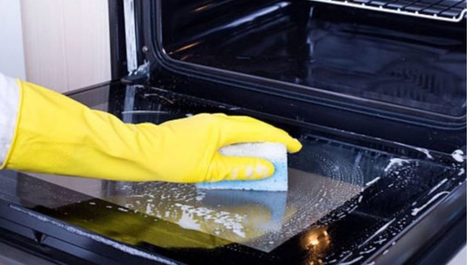 Trucos caseros para limpiar el horno fácilmente y sin productos químicos