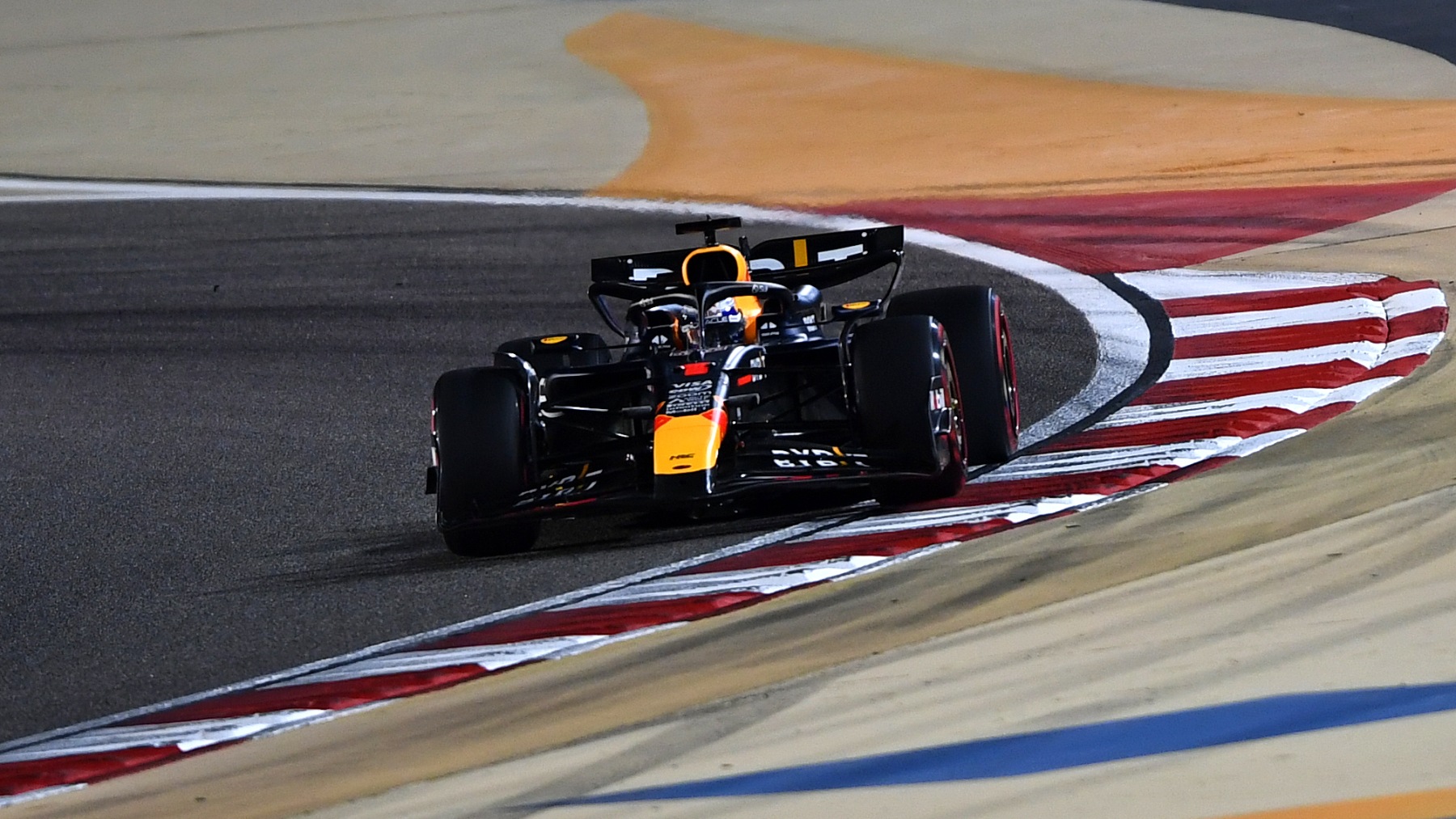Verstappen rodando en Bahrein. (Getty)