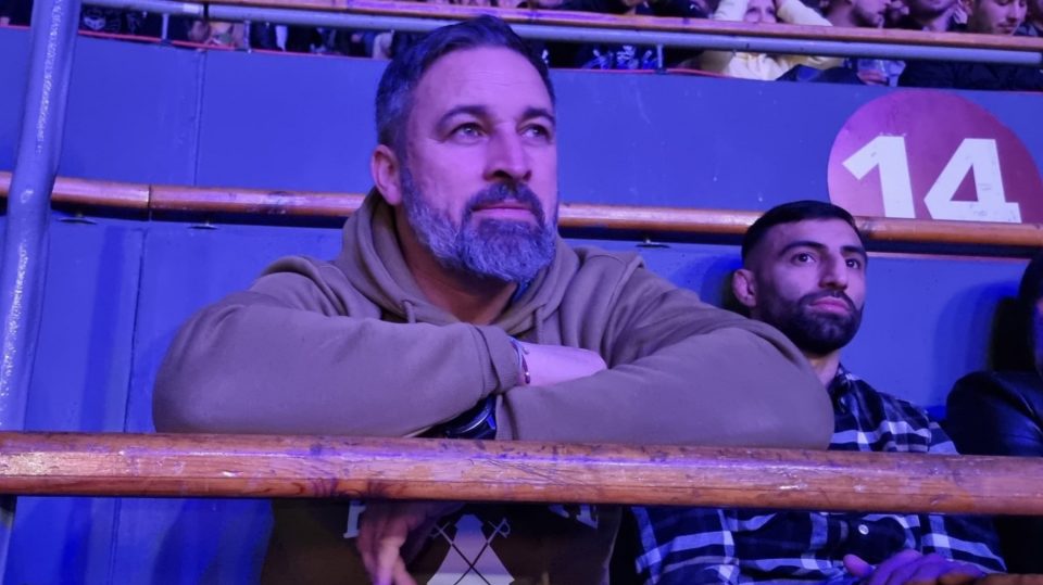 Abascal supported Spanish MMA by attending WOWfc12 as a luxury spectator.