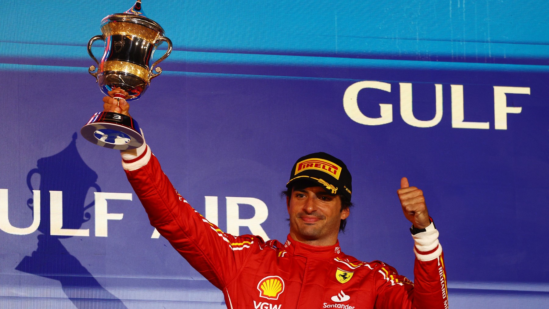 Carlos Sainz celebra su podio en Bahrein. (Getty)