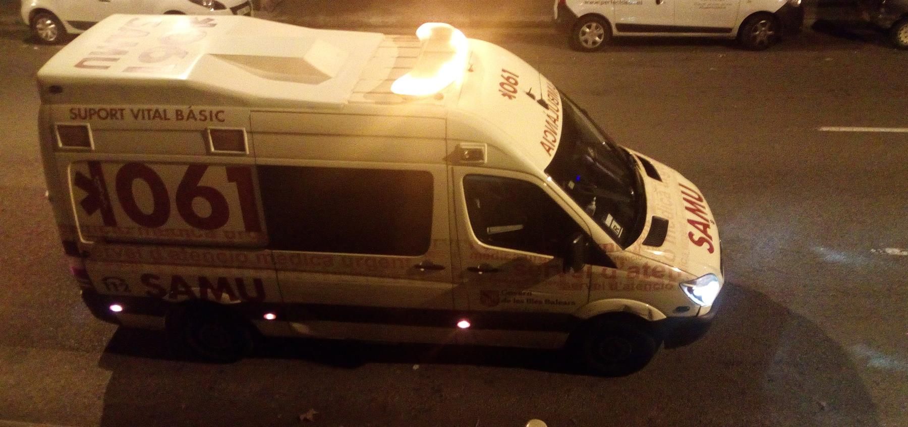 Imagen de una ambulancia del SAMU 061.