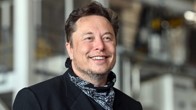 Sueldo Elon Musk