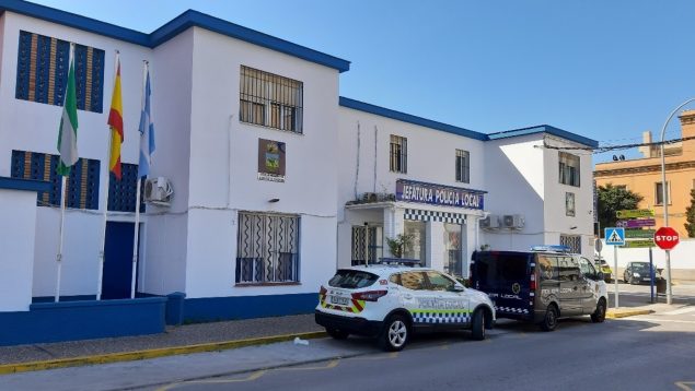 Un cliente apuñala en el cuello a un taxista en La Línea (Cádiz) para robarle la recaudación