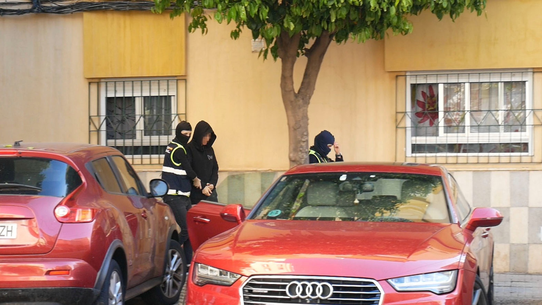 Segunda jornada de registros y detenciones en Melilla en el marco de la operación contra CPM (EFE).