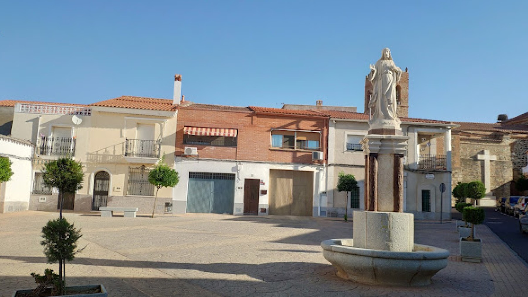 Imagen de la plaza donde sucedieron los hechos en Casas de Don Pedro (Badajoz).