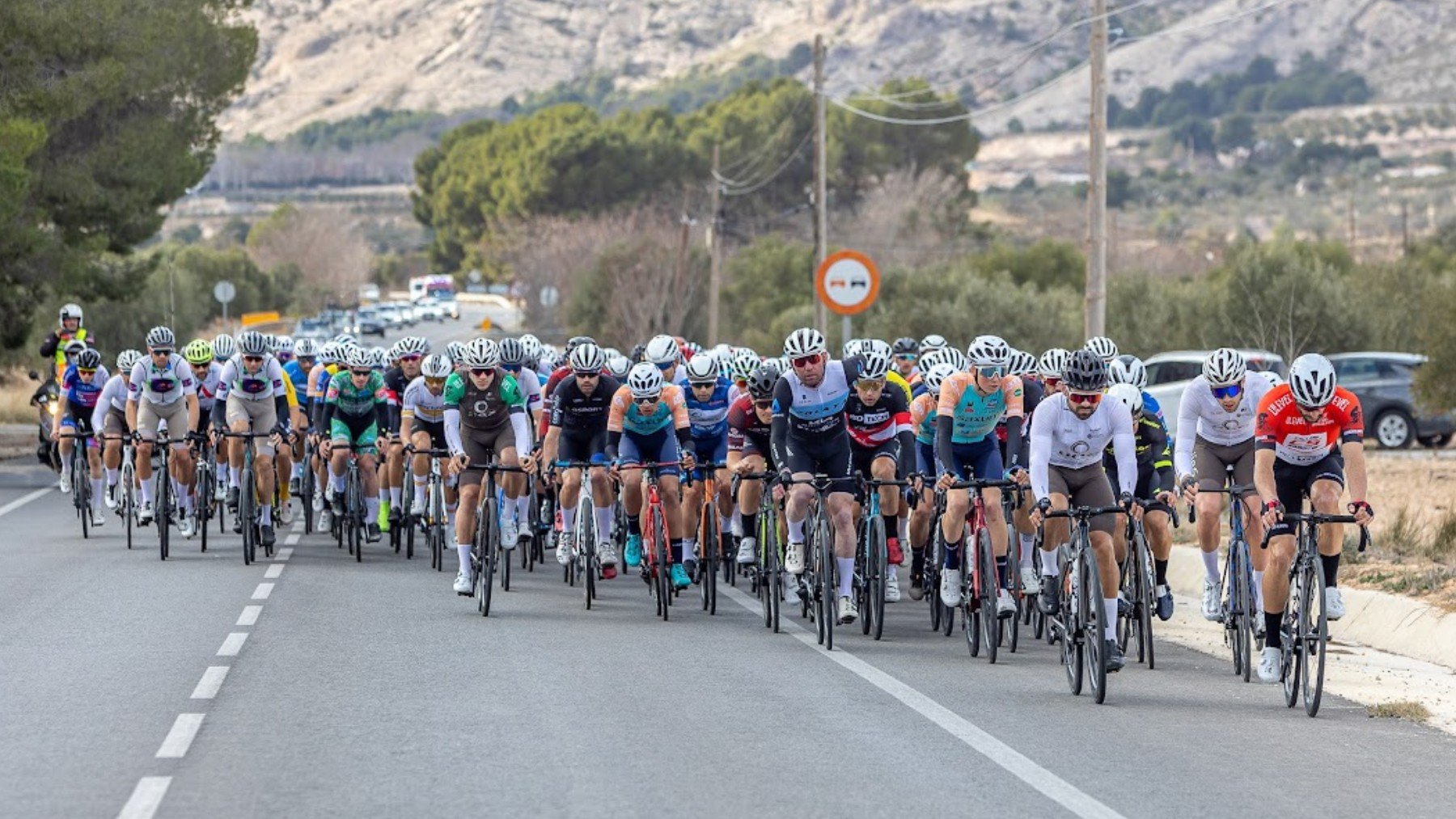 Los corredores durante una etapa de la Interclub Vinalopó. (Foto: Interclubs Vinalopó)