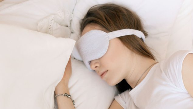 Dormir no es la solución: esto es lo que debes hacer para descansar según la ciencia