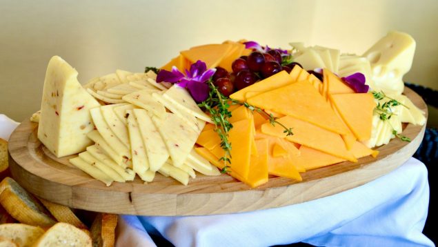 El buffet de quesos más grande de España: te hartarás de queso por 16,50 euros