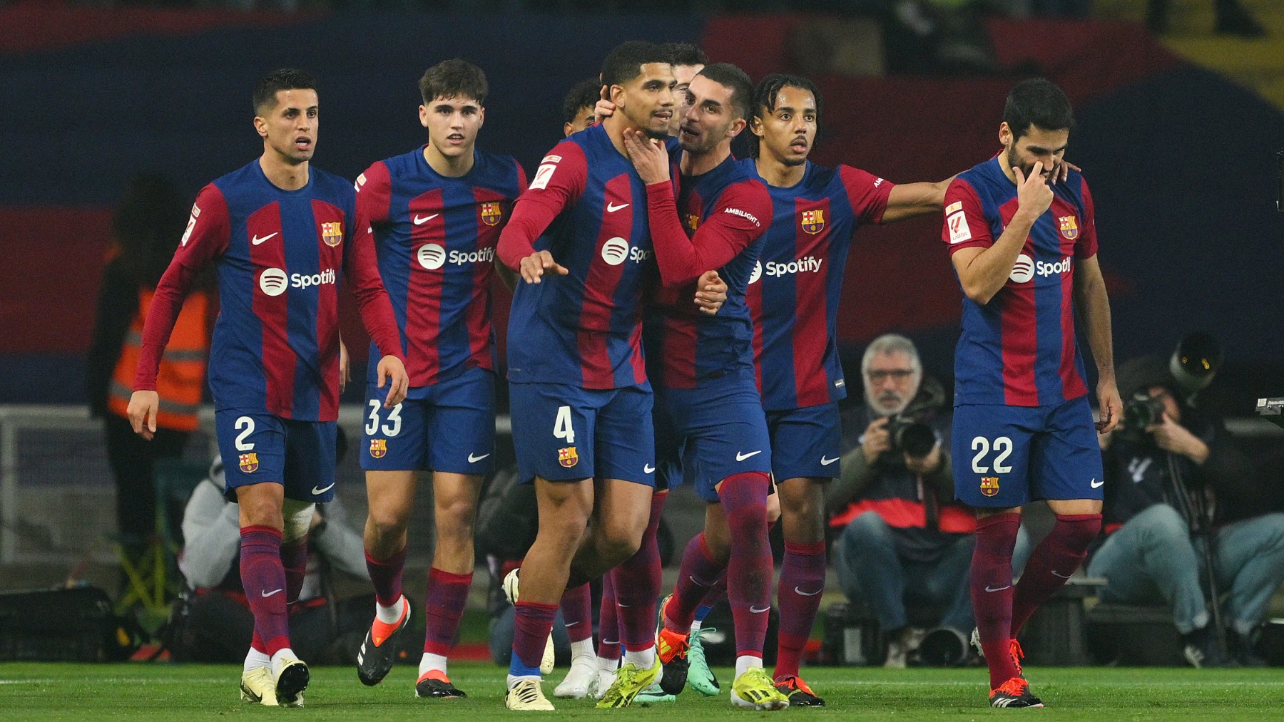 Los jugadores del Barcelona celebran un gol esta temporada. (Getty)
