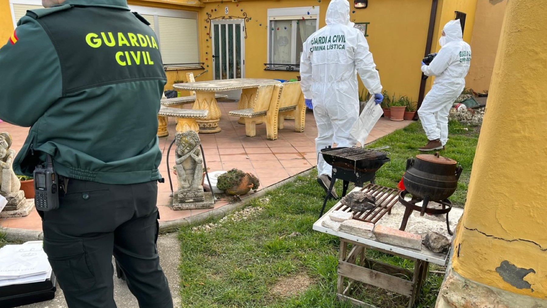 La Guardia CIvil inspecciona el lugar de la agresión sexual en Palencia.